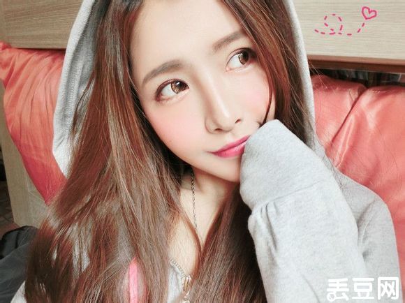 网红少女《叫小黑.一只肥黑》全果8套合集